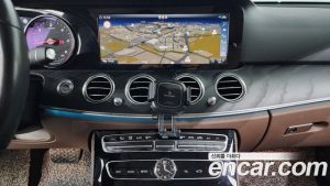 Mercedes-Benz E-Class E220d Avantgarde 2020 года из Южной Кореи