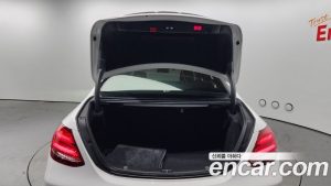 Mercedes-Benz E-Class E220d Avantgarde 2020 года из Южной Кореи