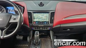 Maserati Levante 3.0 AWD GranLusso 2020 года из Южной Кореи