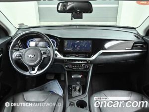Kia Niro 1.6 HEV 2020 года из Южной Кореи