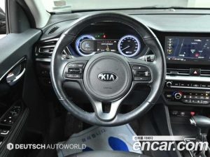 Kia Niro 1.6 HEV 2020 года из Южной Кореи