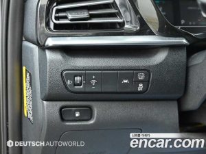 Kia Niro 1.6 HEV 2020 года из Южной Кореи