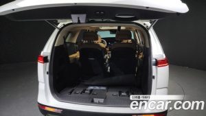 Kia Carnival 7-Seater Signature 2023 года из Южной Кореи