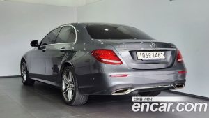 Mercedes-Benz E-Class E300 4MATIC AMG Line 2020 года из Южной Кореи