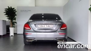 Mercedes-Benz E-Class E300 4MATIC AMG Line 2020 года из Южной Кореи