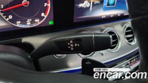 Mercedes-Benz E-Class E300 4MATIC AMG Line 2020 года из Южной Кореи