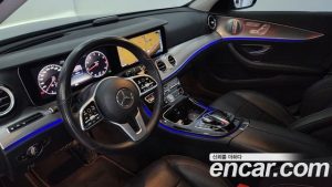 Mercedes-Benz E-Class E300 4MATIC AMG Line 2020 года из Южной Кореи