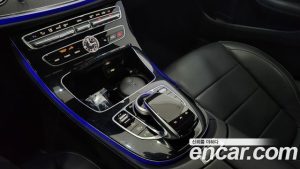 Mercedes-Benz E-Class E300 4MATIC AMG Line 2020 года из Южной Кореи