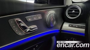 Mercedes-Benz E-Class E300 4MATIC AMG Line 2020 года из Южной Кореи