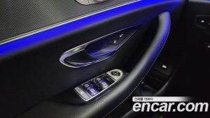 Mercedes-Benz E-Class E300 4MATIC AMG Line 2020 года из Южной Кореи