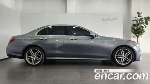 Mercedes-Benz E-Class E300 4MATIC AMG Line 2020 года из Южной Кореи