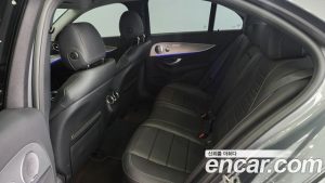 Mercedes-Benz E-Class E300 4MATIC AMG Line 2020 года из Южной Кореи