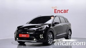 Kia Niro 1.6 HEV 2022 года из Южной Кореи