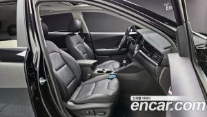 Kia Niro 1.6 HEV 2022 года из Южной Кореи