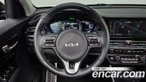 Kia Niro 1.6 HEV 2022 года из Южной Кореи