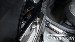 Kia Niro 1.6 HEV 2022 года из Южной Кореи