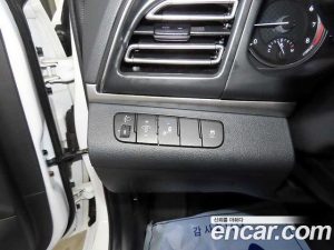 Hyundai AVANTE 1.6 2020 года из Южной Кореи