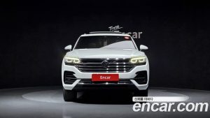 Volkswagen Touareg 4.0 TDI R-Line 2020 года из Южной Кореи
