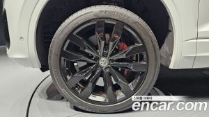 Volkswagen Touareg 4.0 TDI R-Line 2020 года из Южной Кореи
