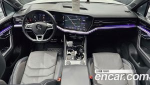 Volkswagen Touareg 4.0 TDI R-Line 2020 года из Южной Кореи