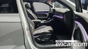 Volkswagen Touareg 4.0 TDI R-Line 2020 года из Южной Кореи