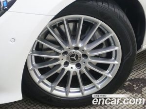 Mercedes-Benz E-Class E250 Exclusive 2021 года из Южной Кореи