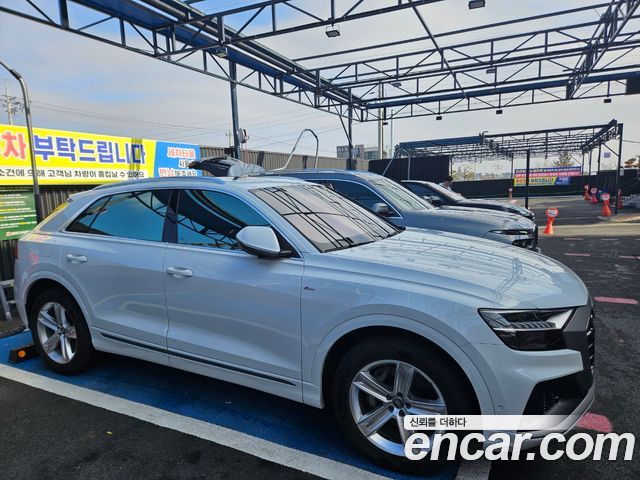 Audi Q8 45 TDI 4WD Premium 2020 года из Кореи