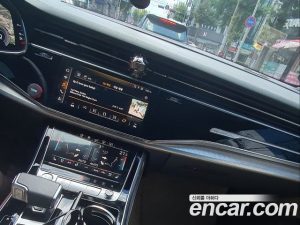 Audi Q8 45 TDI 4WD Premium 2020 года из Южной Кореи