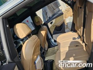 Audi Q8 45 TDI 4WD Premium 2020 года из Южной Кореи