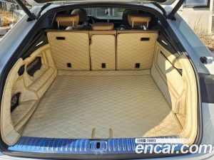 Audi Q8 45 TDI 4WD Premium 2020 года из Южной Кореи