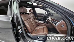 BMW 7-Series 750Li xDrive Design Pure Excellence Prestige 2020 года из Южной Кореи