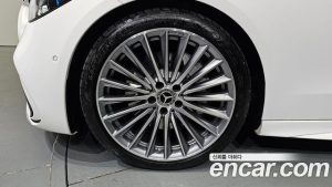 Mercedes-Benz C-Class C300 AMG Line 2023 года из Южной Кореи