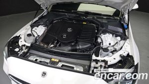 Mercedes-Benz C-Class C300 AMG Line 2023 года из Южной Кореи