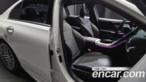 Mercedes-Benz C-Class C300 AMG Line 2023 года из Южной Кореи