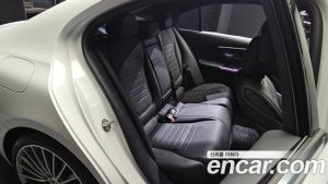Mercedes-Benz C-Class C300 AMG Line 2023 года из Южной Кореи