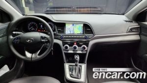 Hyundai AVANTE 1.6 2020 года из Южной Кореи