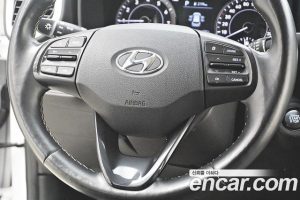 Hyundai Venue 1.6 Flux 2020 года из Южной Кореи