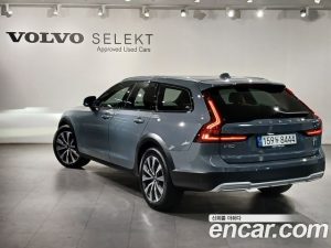 Volvo V90 B5 ULTIMATE AWD 2023 года из Южной Кореи