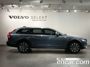 Volvo V90 B5 ULTIMATE AWD 2023 года из Южной Кореи