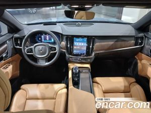 Volvo V90 B5 ULTIMATE AWD 2023 года из Южной Кореи