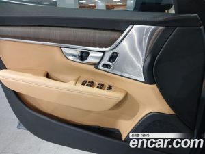 Volvo V90 B5 ULTIMATE AWD 2023 года из Южной Кореи