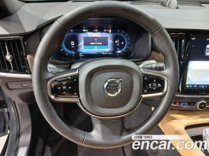 Volvo V90 B5 ULTIMATE AWD 2023 года из Южной Кореи
