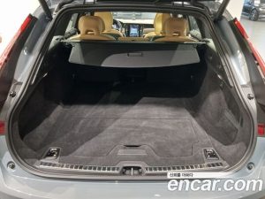 Volvo V90 B5 ULTIMATE AWD 2023 года из Южной Кореи