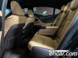 Lexus ES Executive 2021 года из Южной Кореи