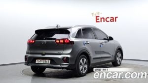 Kia Niro 1.6 HEV 2020 года из Южной Кореи