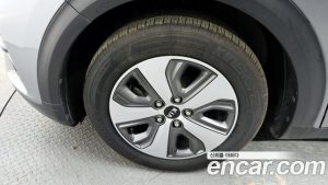 Kia Niro 1.6 HEV 2020 года из Южной Кореи