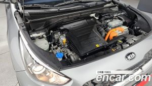 Kia Niro 1.6 HEV 2020 года из Южной Кореи