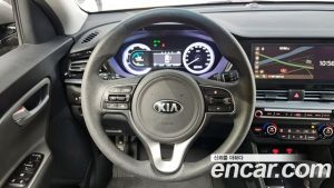 Kia Niro 1.6 HEV 2020 года из Южной Кореи