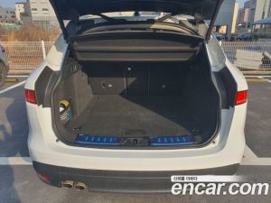 Jaguar F-PACE 20d Prestige 2020 года из Южной Кореи