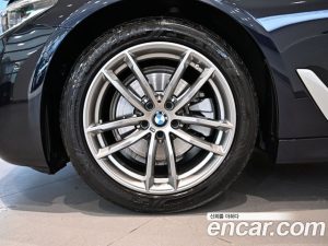 BMW 5-Series 520i M Sport 2020 года из Южной Кореи